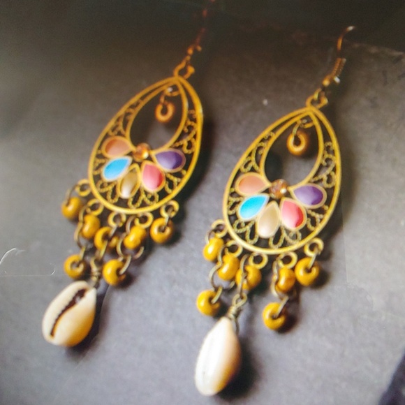 Puka shell Vintage earrings - Picture 2 of 2